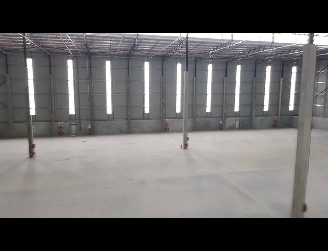 5,600M² WAREHOUSE TO LET IN BRACKENFELL CENTRAL